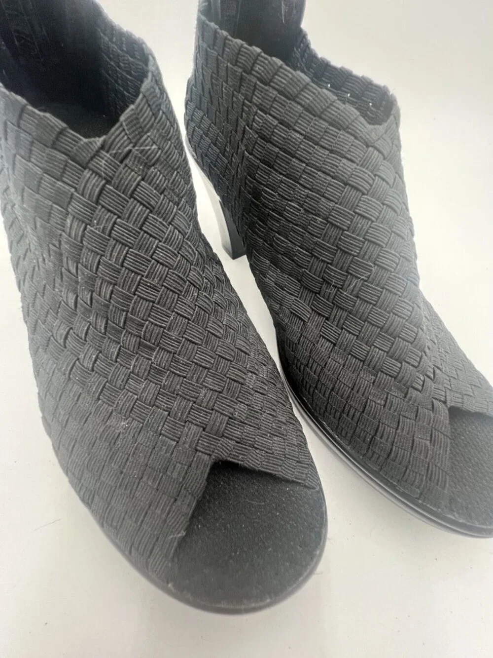 Bernie Mev Claire Woven Peep Toe Heels Black Comfort Slip On EU 38 US 7 7.5 NWOB